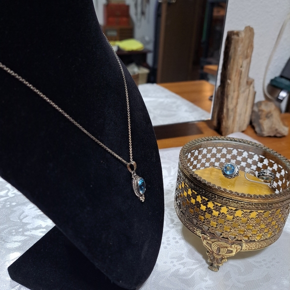 Vintage Sterling Silver genuine Aquamarine 20" necklace and earrings set - Picture 2 of 11